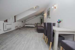 Отель Hotel Dapčević Цетине Четырехместный номер "Комфорт"-5