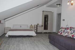 Отель Hotel Dapčević Цетине Четырехместный номер "Комфорт"-7